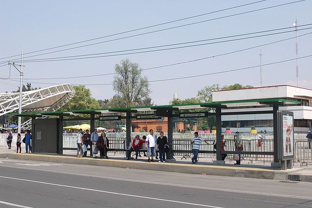 Estación Delegación Gustavo A. Madero L7 del Metrobús Transbordo L6