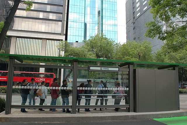 Estación París L-7 del Metrobús