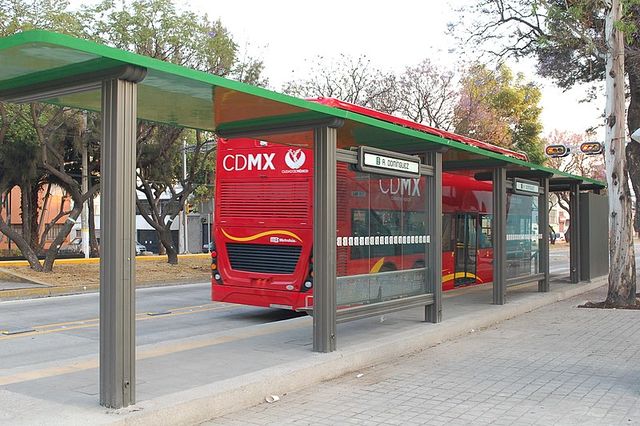 Estación Robles Domínguez L7 del Metrobús